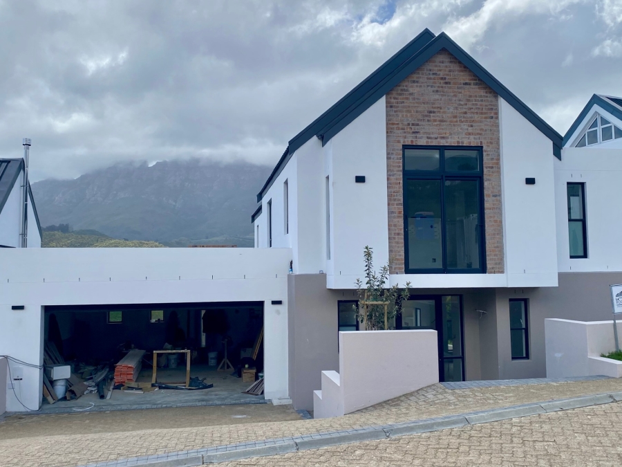 3 Bedroom Property for Sale in La Roche Western Cape